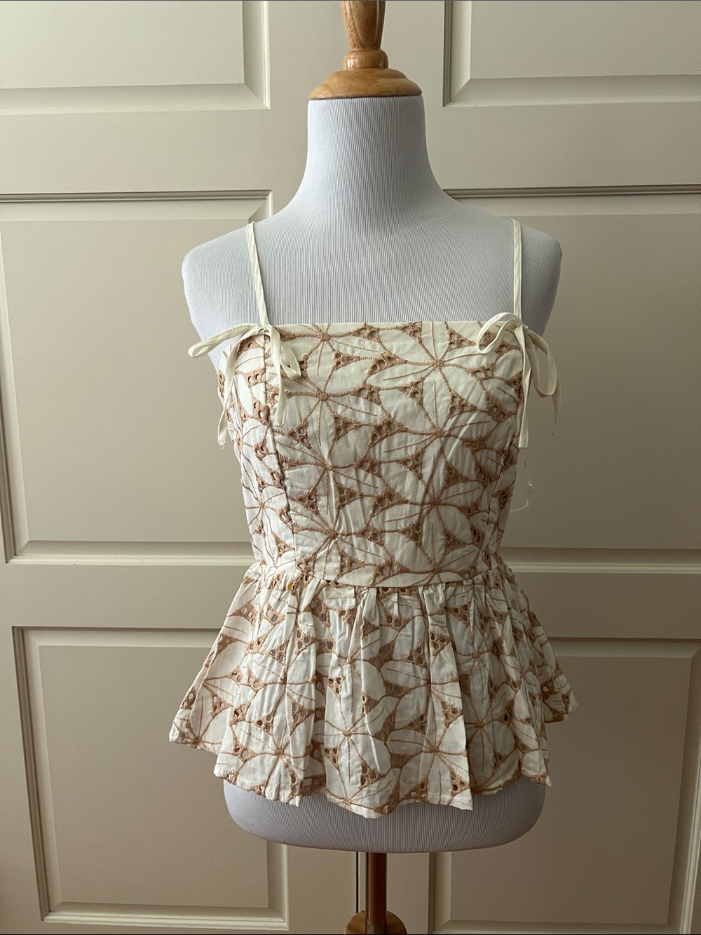 NWT MAINSTRIP Pollie Peplum Tank Small